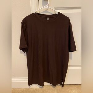 Vuori men T-shirt size L short sleeve